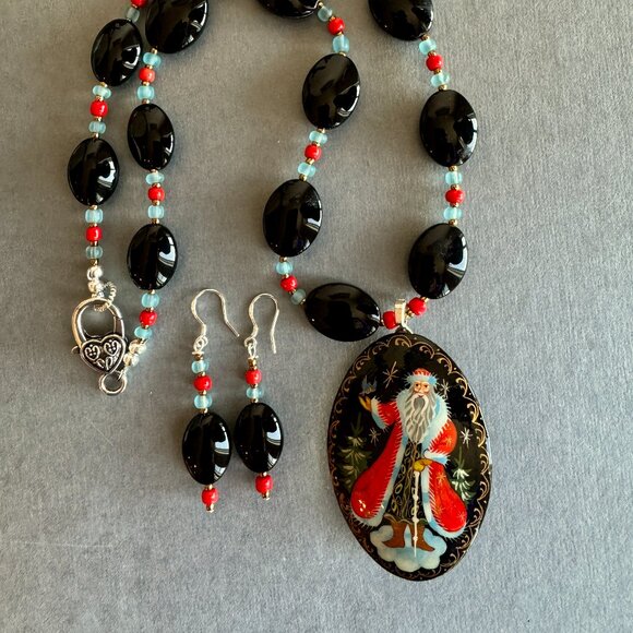 Hand-painted Santa on Russian black Lacquer used as necklace. Festive and Fun - Picture 6 of 10